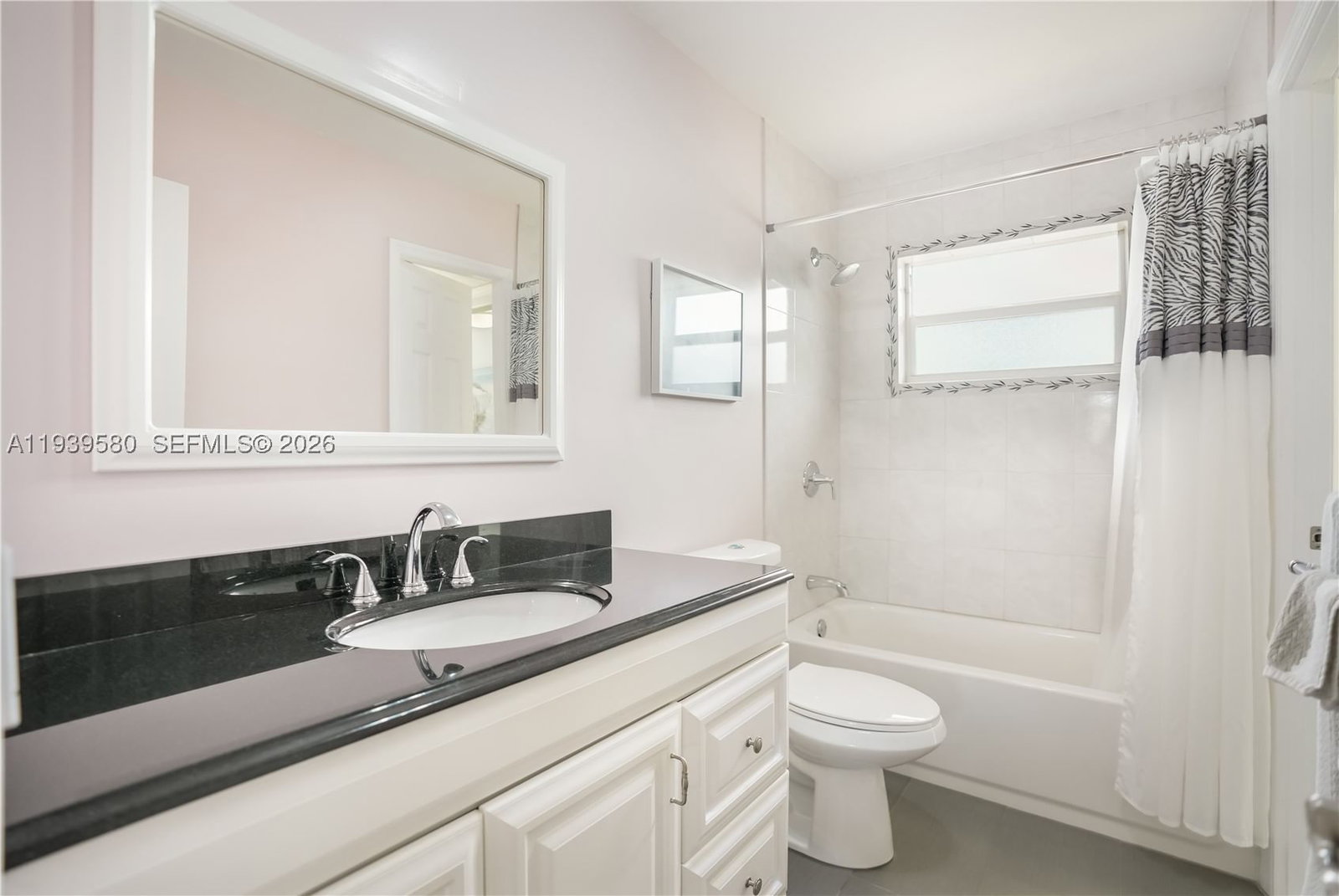 Real estate property located at 4801 34th St #406, Broward, Gladiola Gardens Condo, Lauderdale Lakes, FL