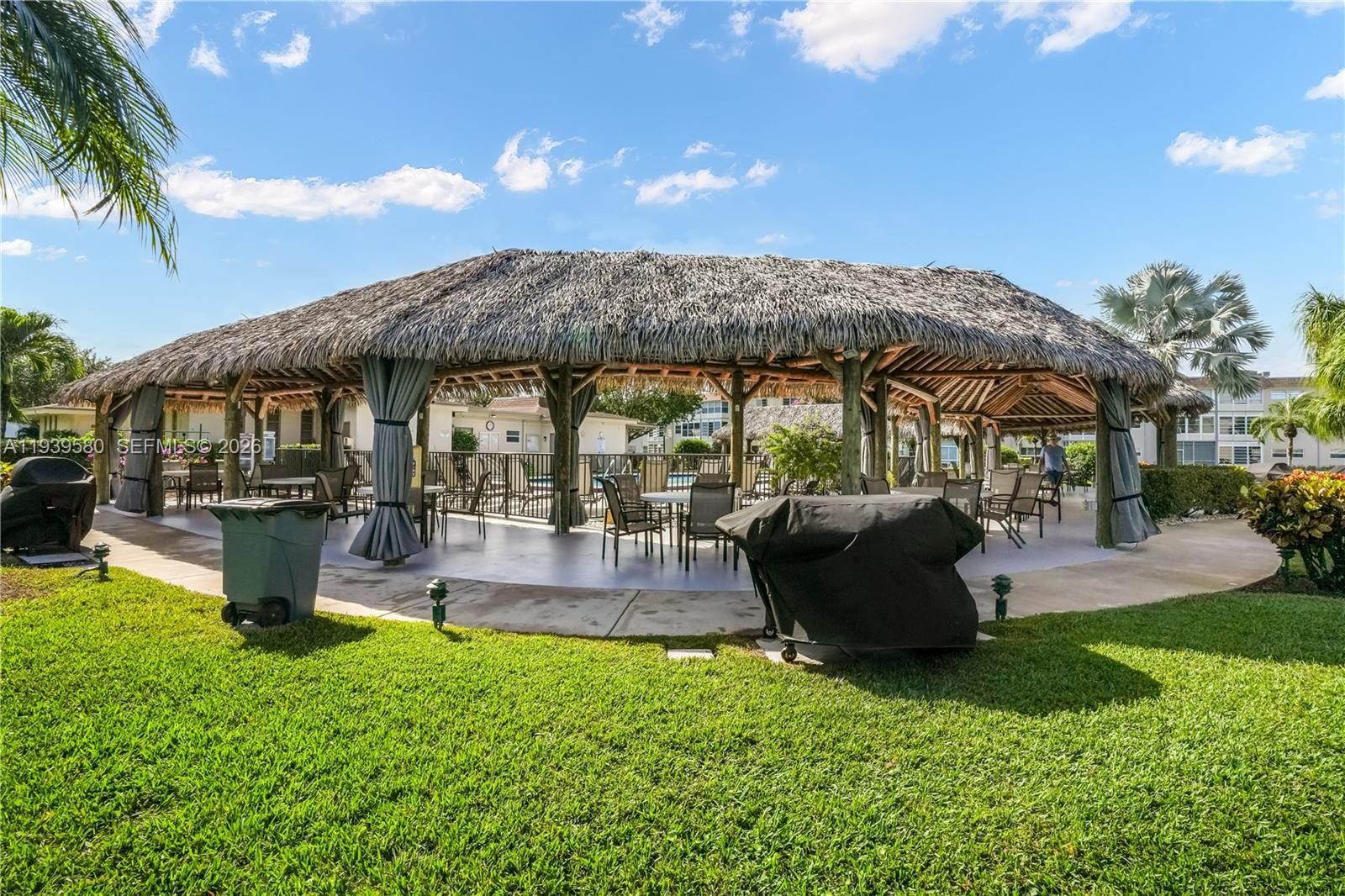 Real estate property located at 4801 34th St #406, Broward, Gladiola Gardens Condo, Lauderdale Lakes, FL