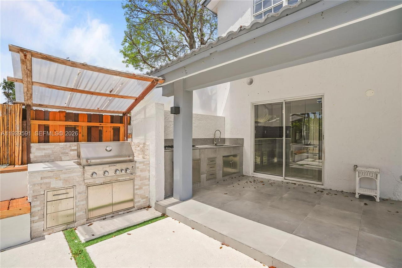 Real estate property located at 12894 60th Ter, Miami-dade, Sunset Harbour Sec Vi, Miami, FL