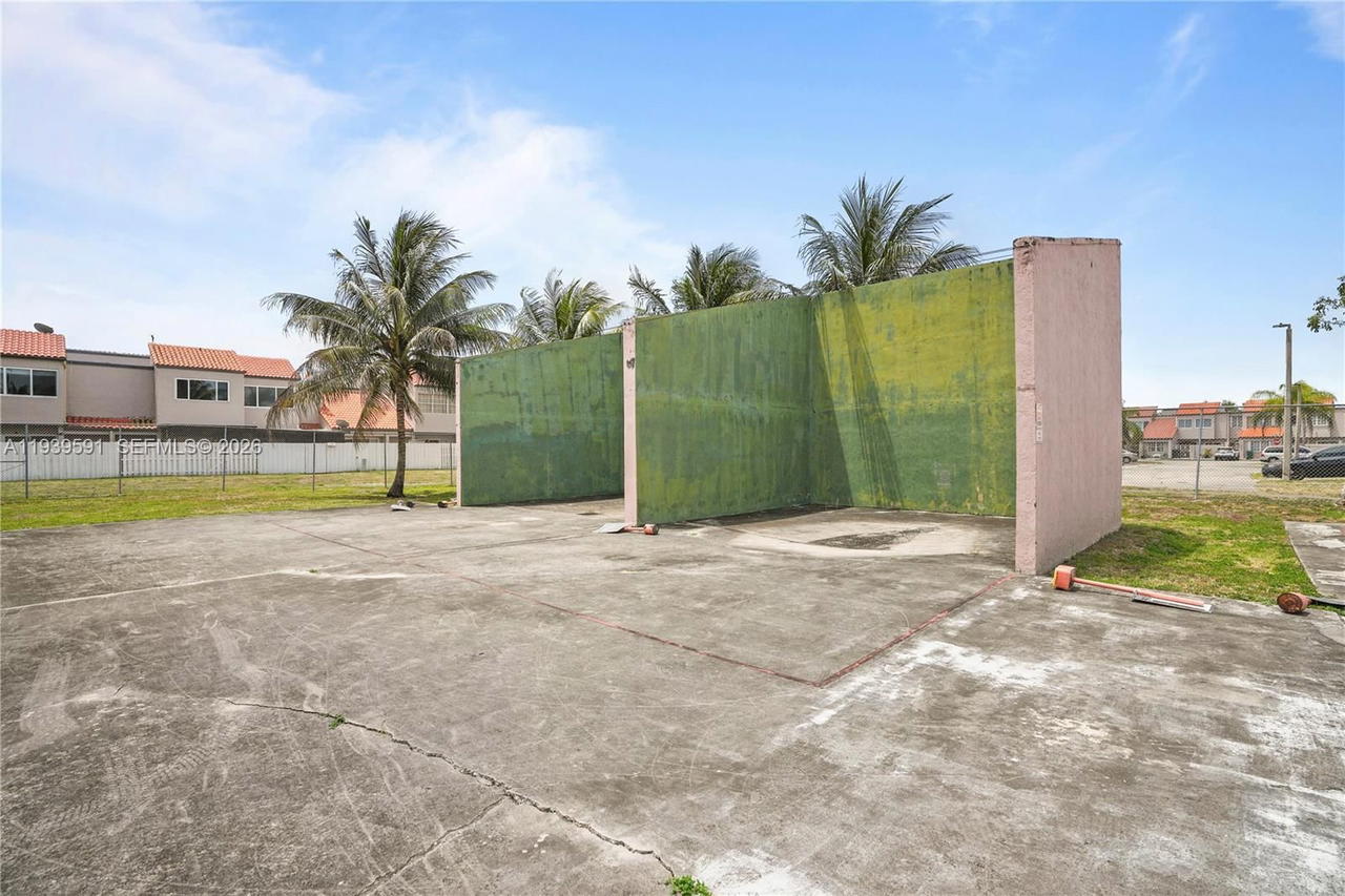 Real estate property located at 12894 60th Ter, Miami-dade, Sunset Harbour Sec Vi, Miami, FL