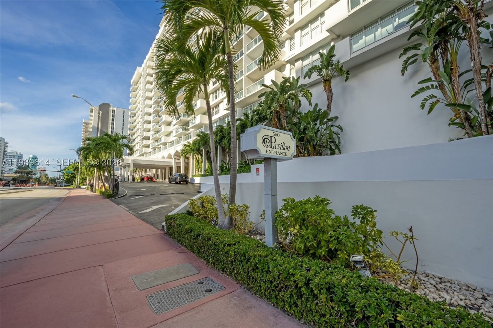 Real estate property located at 5601 Collins Ave #1618, Miami-dade, The Pavilion Condo, Miami Beach, FL