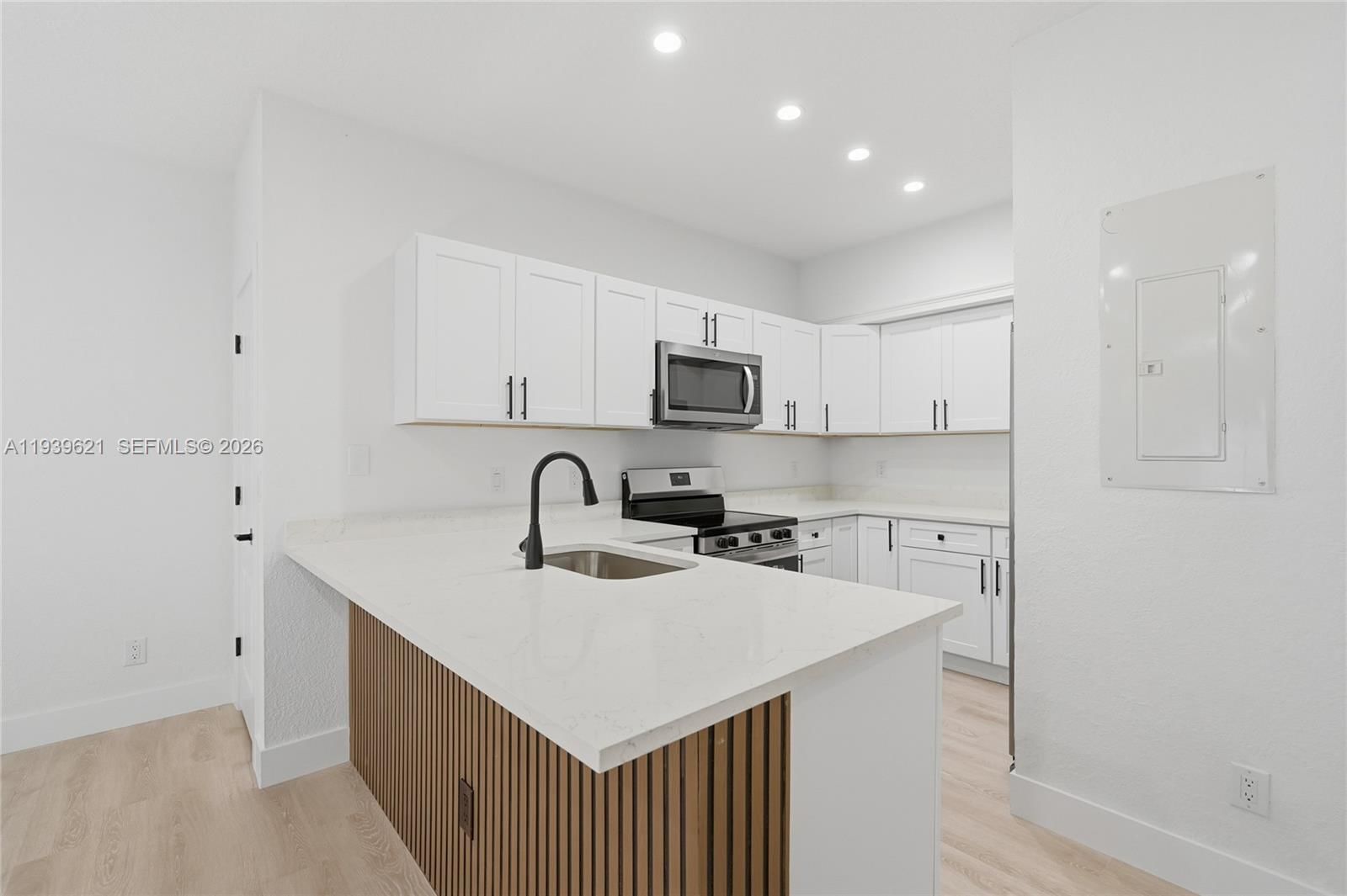 Real estate property located at 5703 48th Ave, Broward, Sawgrass Exchange, Coconut Creek, FL