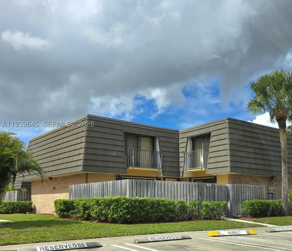 Real estate property located at 629 6th Way, Palm Beach, Village Of Sandalwood Lak, West Palm Beach, FL