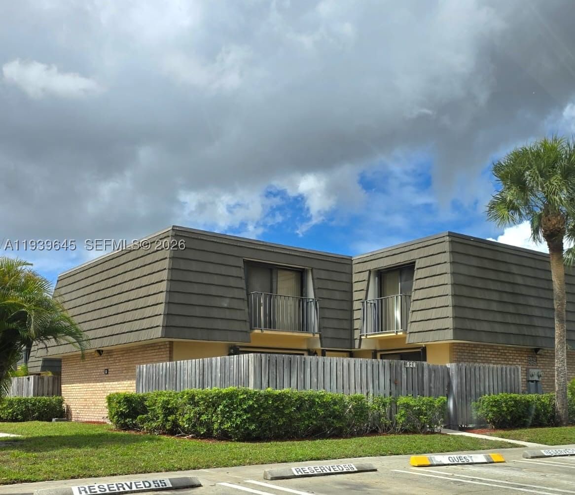 Real estate property located at 629 6th Way, Palm Beach, Village Of Sandalwood Lak, West Palm Beach, FL