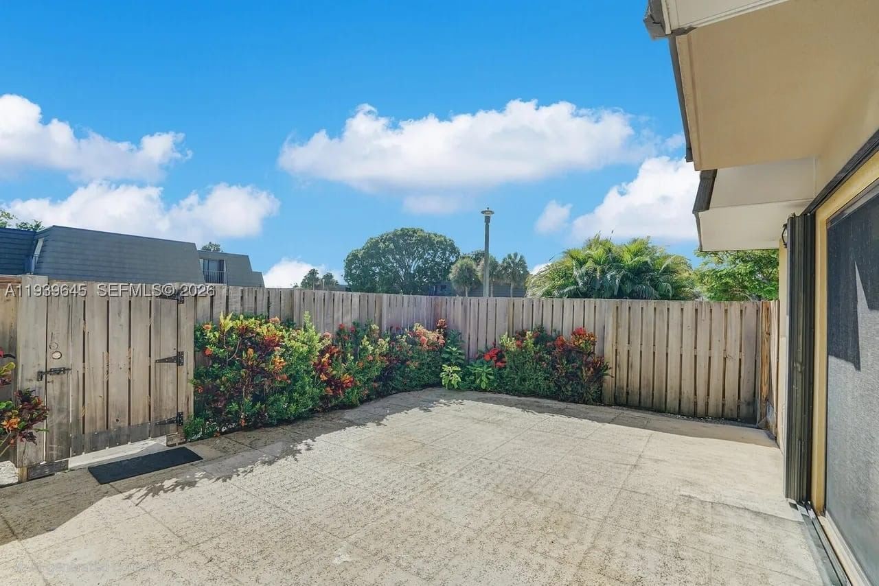 Real estate property located at 629 6th Way, Palm Beach, Village Of Sandalwood Lak, West Palm Beach, FL