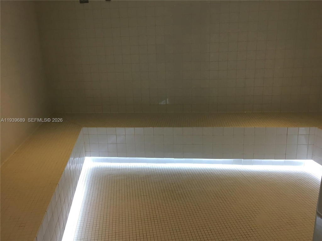 Real estate property located at 1300 MIAMI AVE #4303, Miami-dade, Sls Brickell Condo, Miami, FL