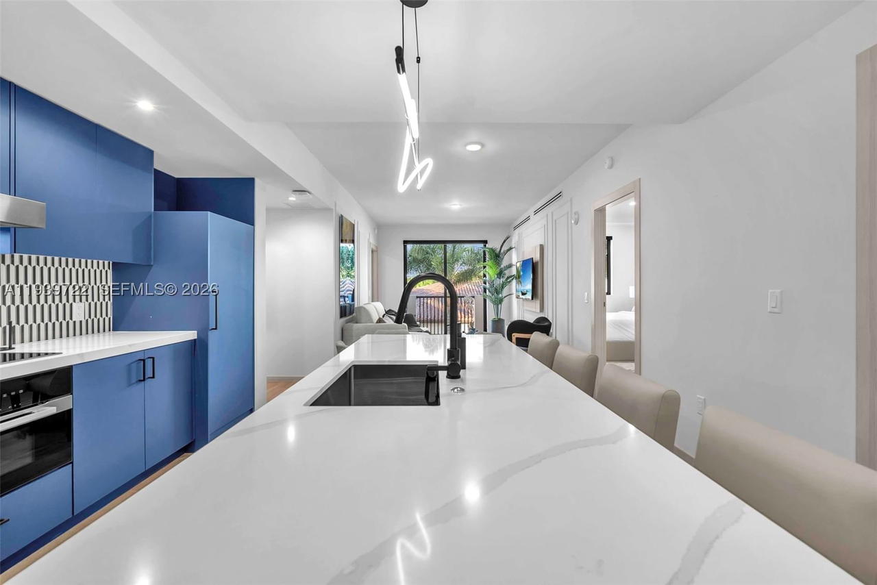 Real estate property located at 4220 Laguna St #505, Miami-dade, Coral Gables Ind Sec, Coral Gables, FL