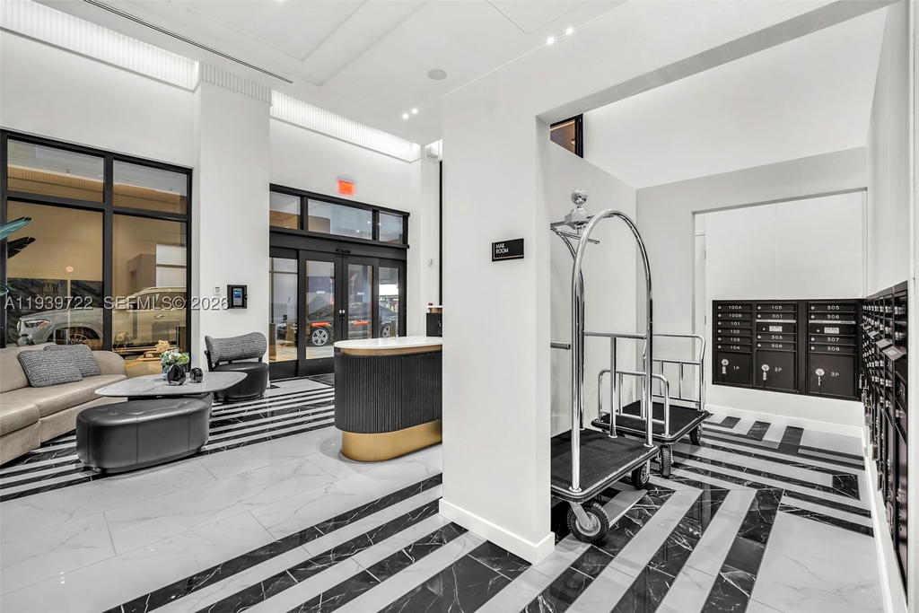 Real estate property located at 4220 Laguna St #505, Miami-dade, Coral Gables Ind Sec, Coral Gables, FL