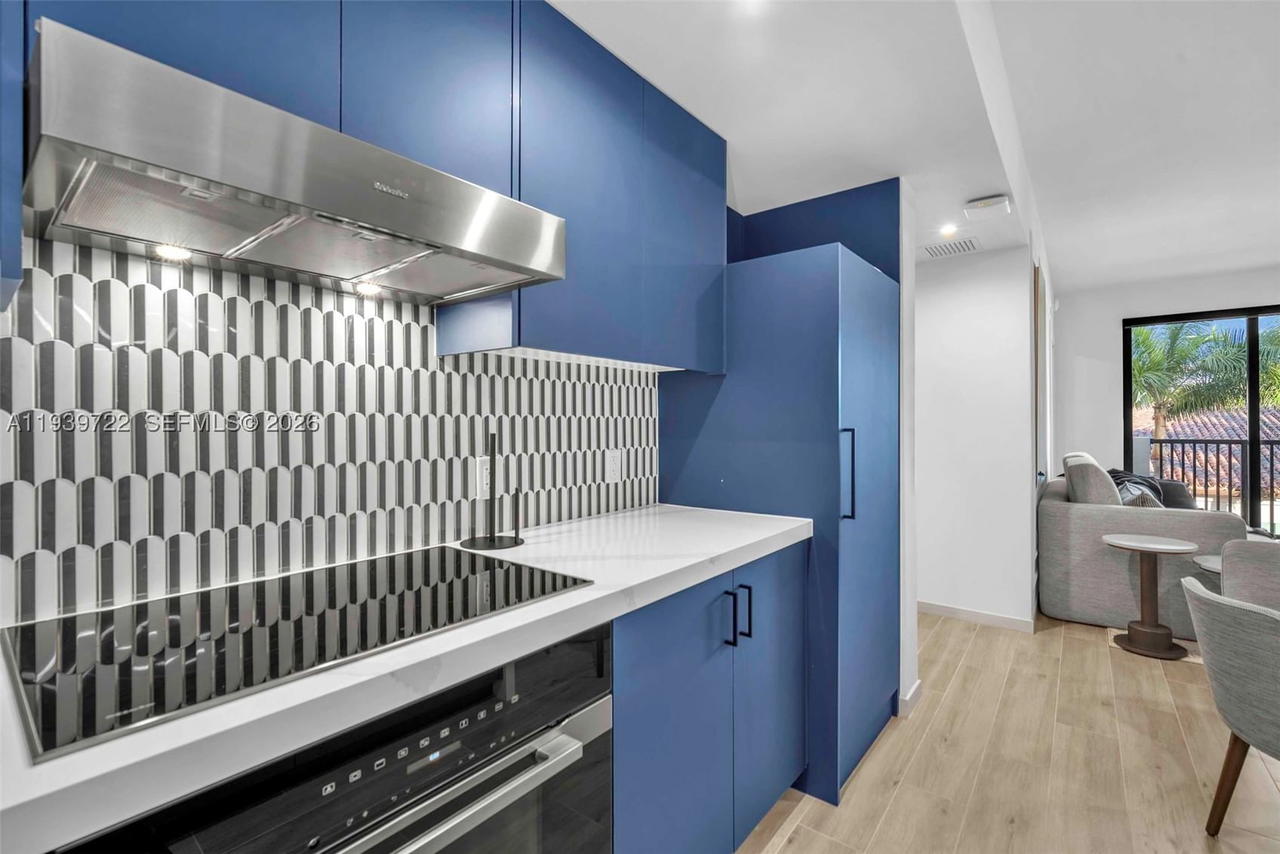 Real estate property located at 4220 Laguna St #505, Miami-dade, Coral Gables Ind Sec, Coral Gables, FL