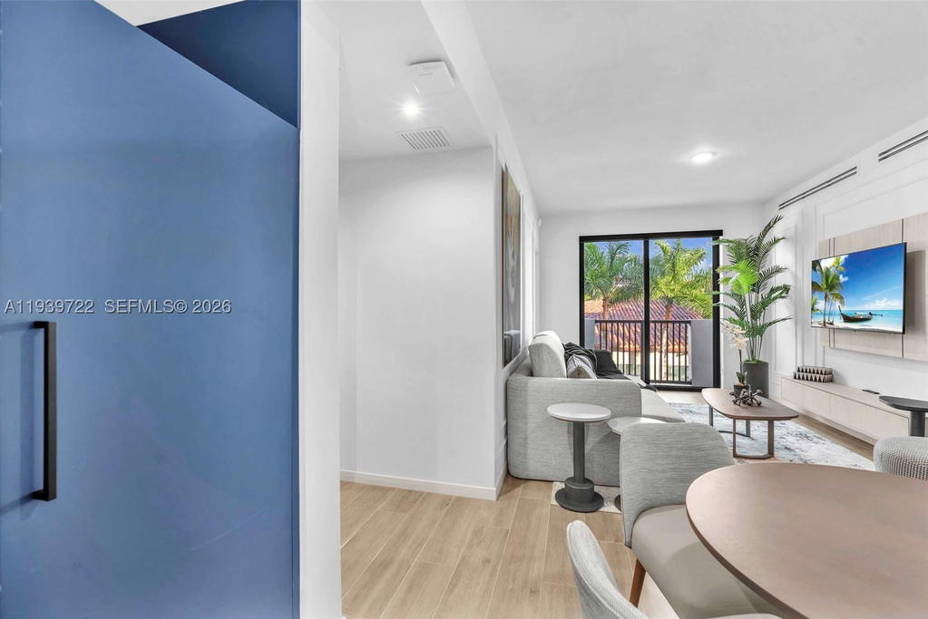 Real estate property located at 4220 Laguna St #505, Miami-dade, Coral Gables Ind Sec, Coral Gables, FL