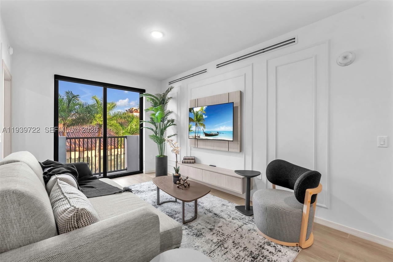 Real estate property located at 4220 Laguna St #505, Miami-dade, Coral Gables Ind Sec, Coral Gables, FL
