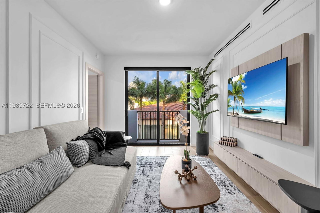 Real estate property located at 4220 Laguna St #505, Miami-dade, Coral Gables Ind Sec, Coral Gables, FL