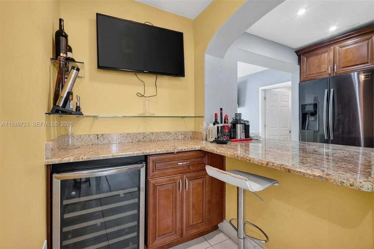 Real estate property located at 2410 Gulfstream Dr, Broward, Miramar Sec 8, Miramar, FL