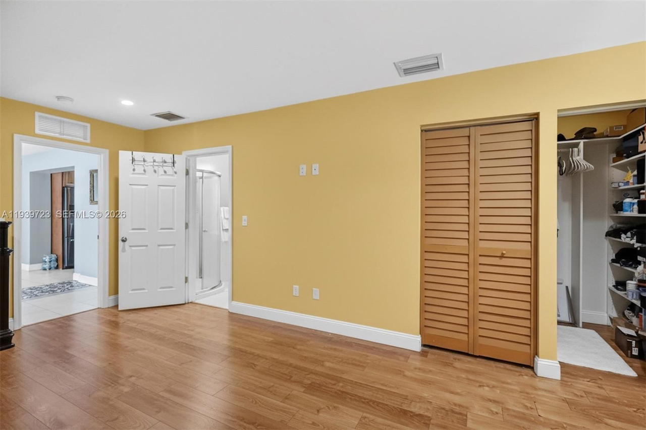 Real estate property located at 2410 Gulfstream Dr, Broward, Miramar Sec 8, Miramar, FL