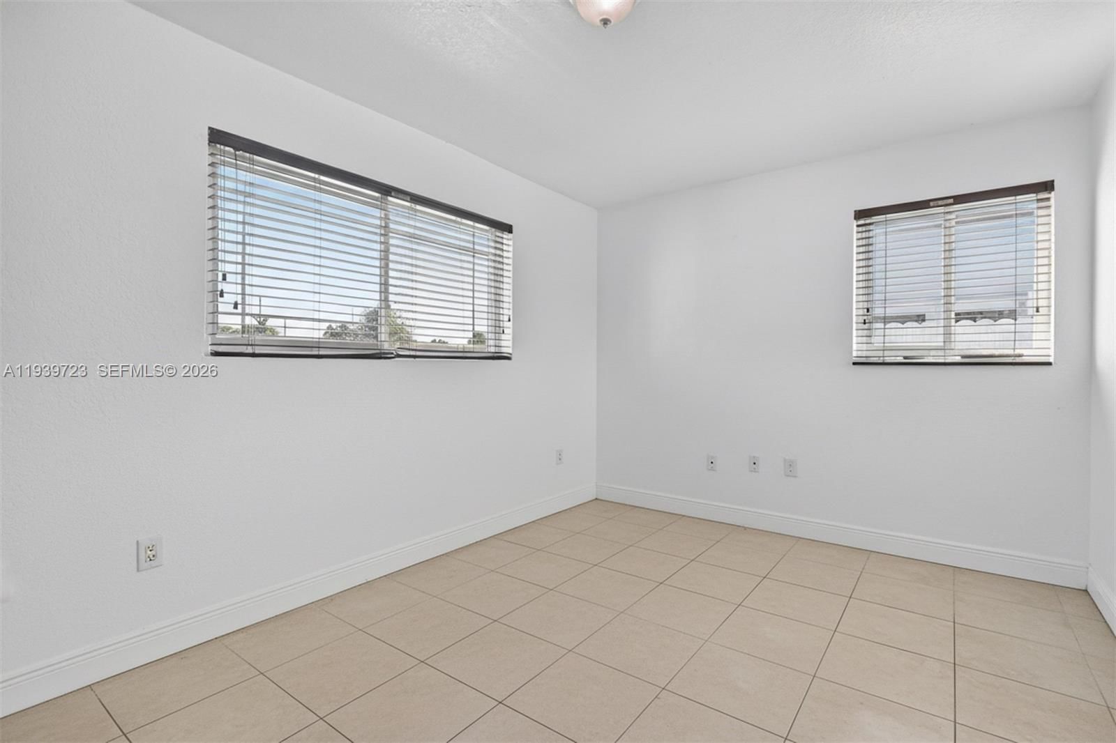 Real estate property located at 2410 Gulfstream Dr, Broward, Miramar Sec 8, Miramar, FL