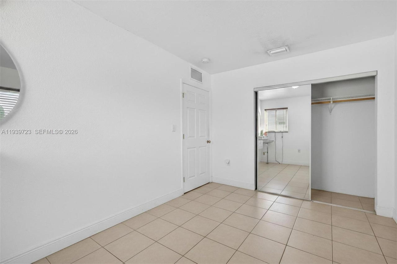 Real estate property located at 2410 Gulfstream Dr, Broward, Miramar Sec 8, Miramar, FL