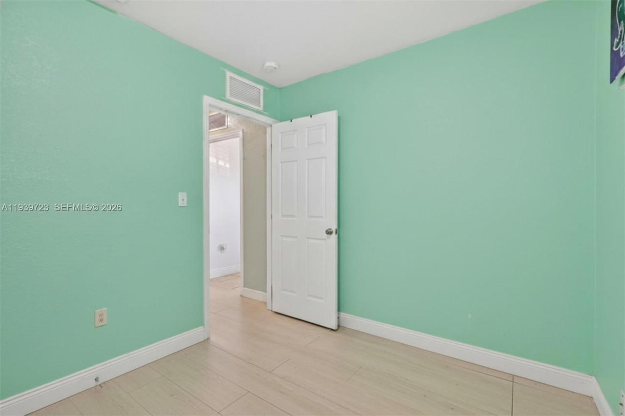 Real estate property located at 2410 Gulfstream Dr, Broward, Miramar Sec 8, Miramar, FL