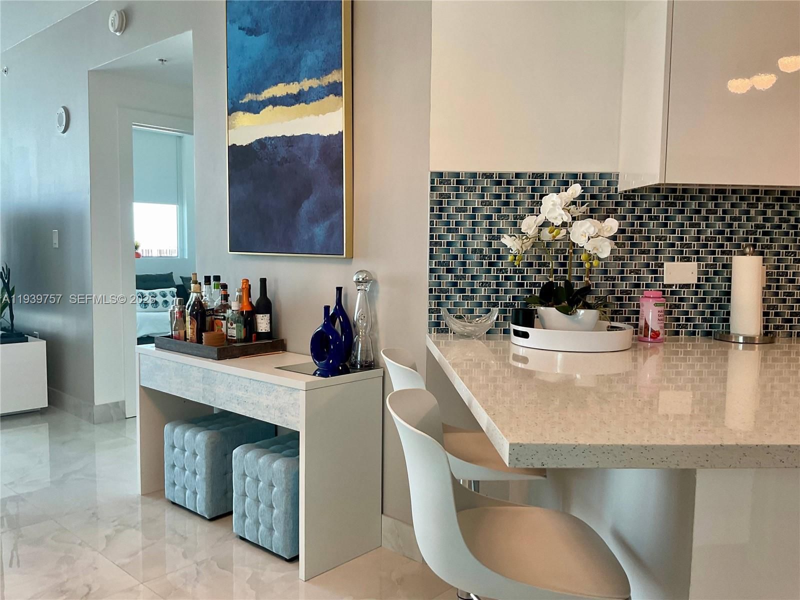Real estate property located at 140 Dixie Hwy #527, Broward, Hollywood Station Res Con, Hollywood, FL
