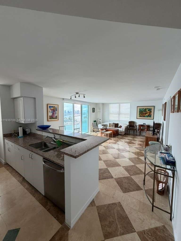 Real estate property located at 90 Alton Rd #2912, Miami-dade, Yacht Club At Portofino, Miami Beach, FL