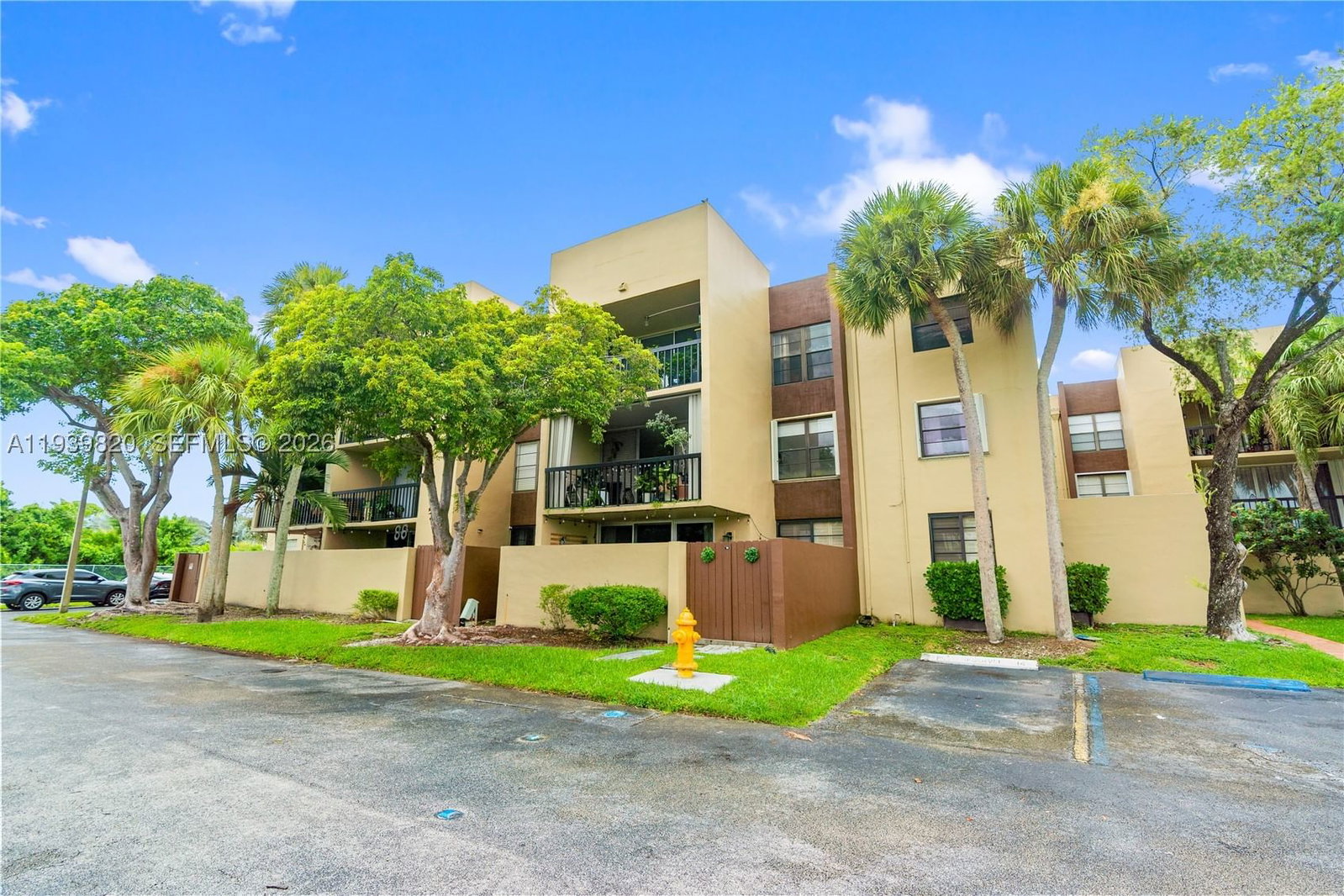 Real estate property located at 10875 112th Ave #218, Miami-dade, Gardens Of Kendall So Con, Miami, FL