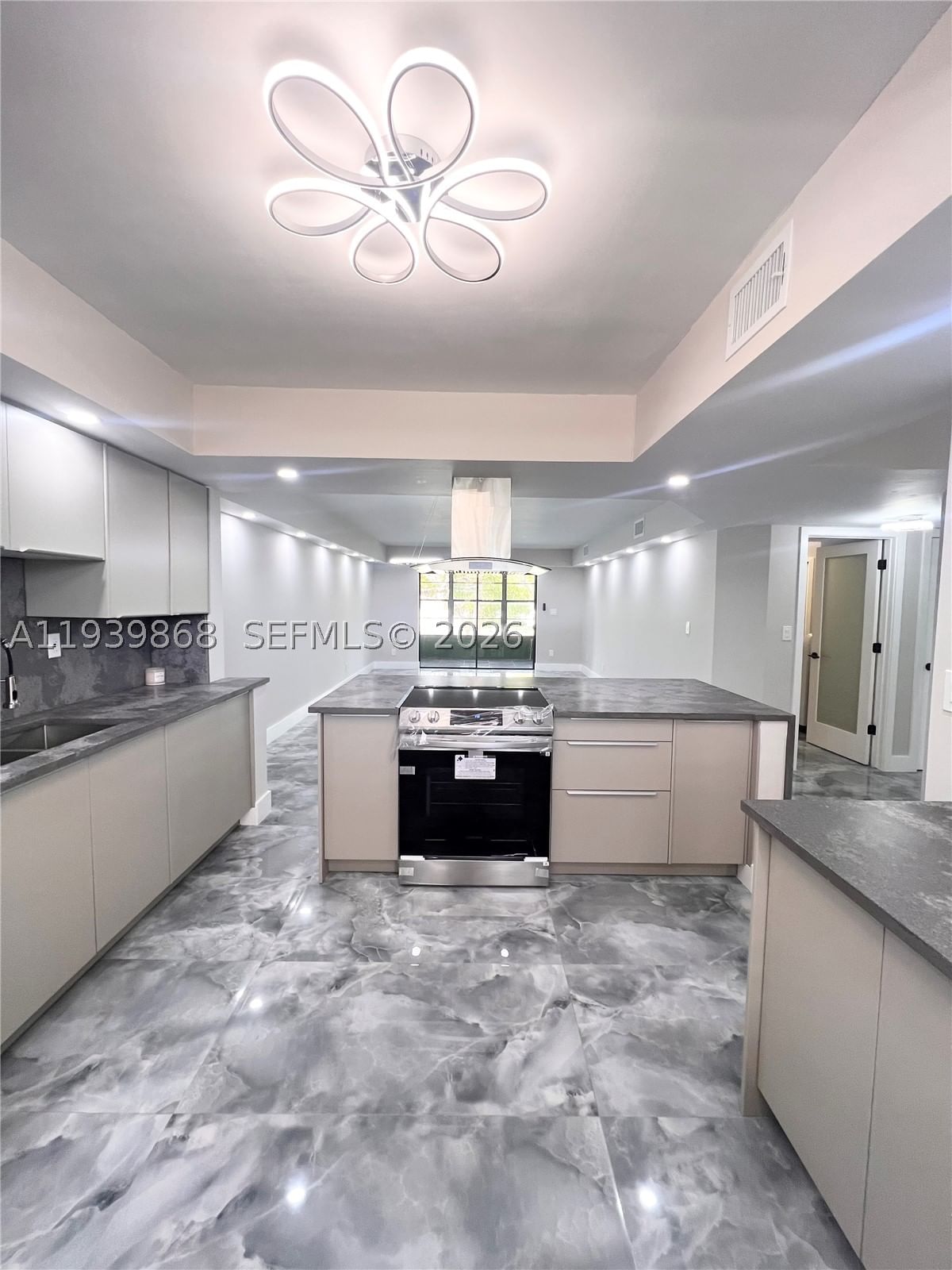 Real estate property located at 4930 Sabal Palm Blvd #206, Broward, Lakes Of Carriage Hills, Tamarac, FL