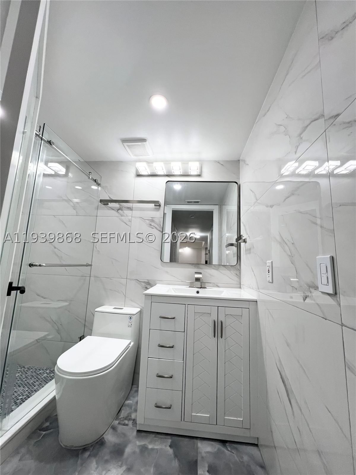 Real estate property located at 4930 Sabal Palm Blvd #206, Broward, Lakes Of Carriage Hills, Tamarac, FL