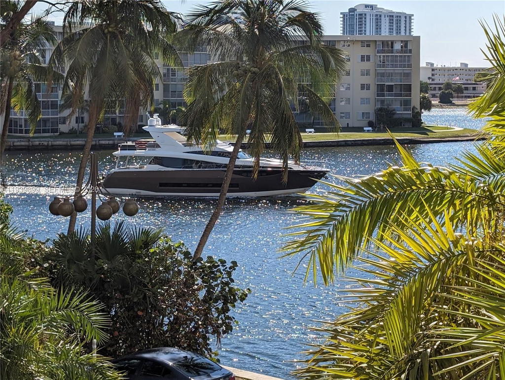 Real estate property located at 18151 31st Ct #307, Miami-dade, The Clipper At Bisc Cove, Aventura, FL