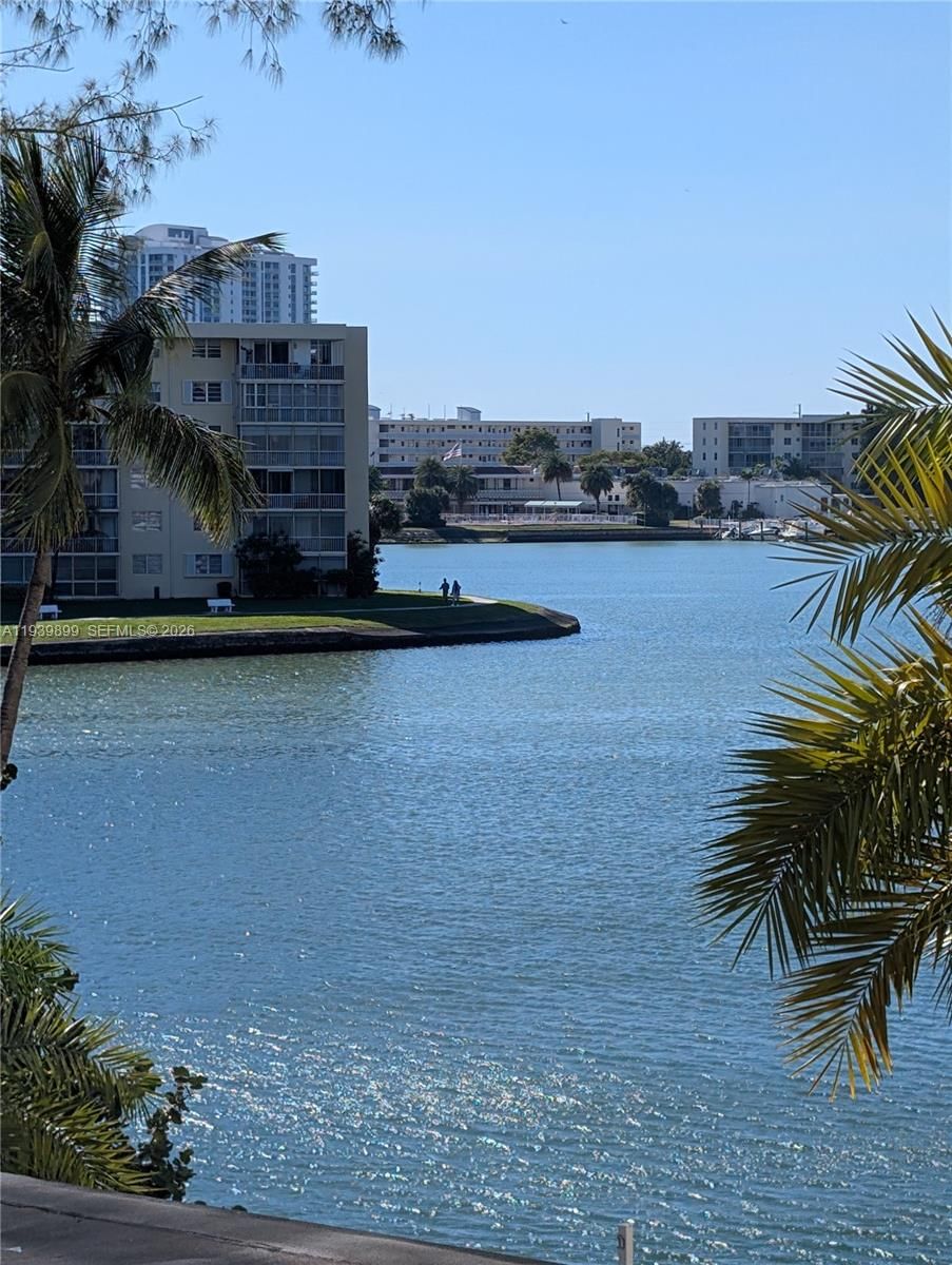 Real estate property located at 18151 31st Ct #307, Miami-dade, The Clipper At Bisc Cove, Aventura, FL