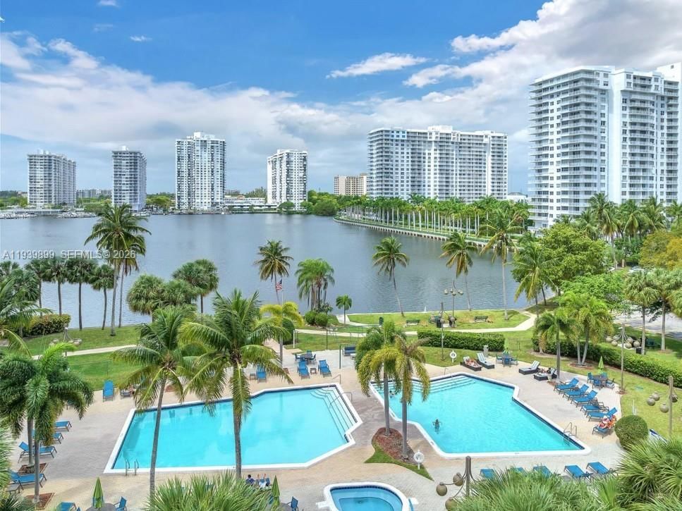 Real estate property located at 18151 31st Ct #307, Miami-dade, The Clipper At Bisc Cove, Aventura, FL
