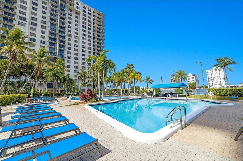 Real estate property located at 18151 31st Ct #307, Miami-dade, The Clipper At Bisc Cove, Aventura, FL