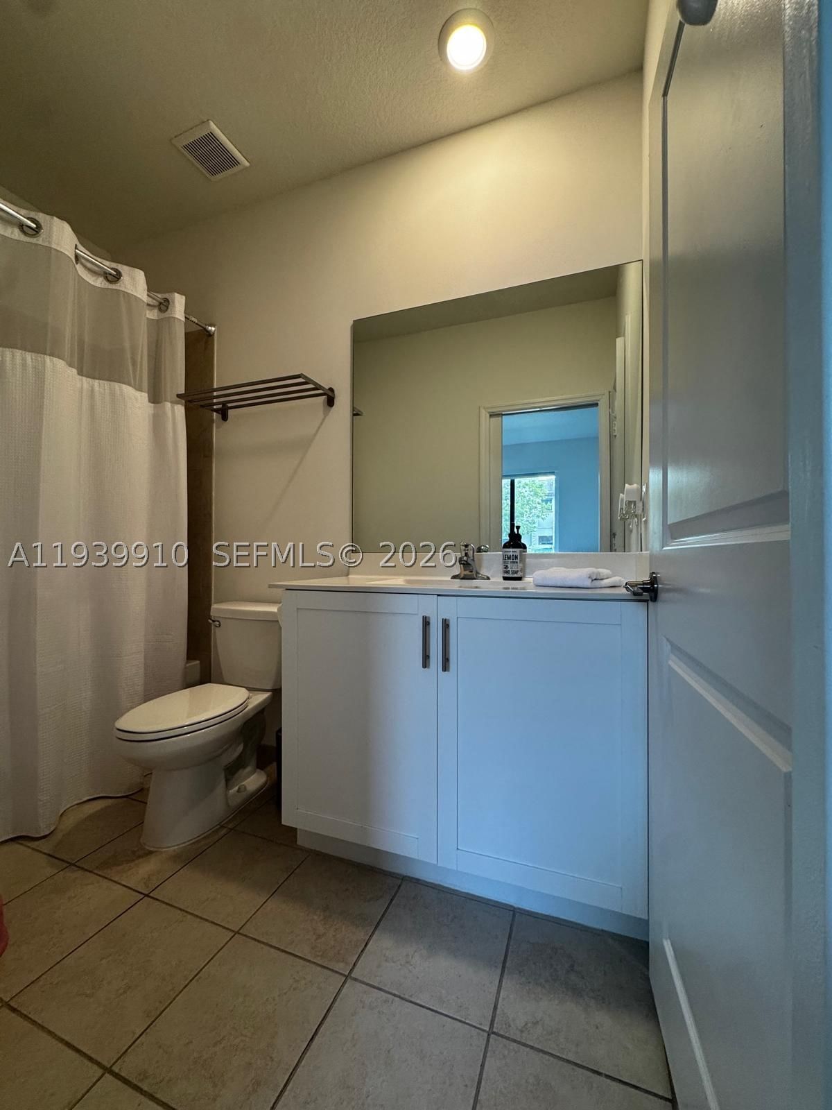 Real estate property located at 328 208th Ter, Miami-dade, Via Ventura Neighborhood, Miami, FL