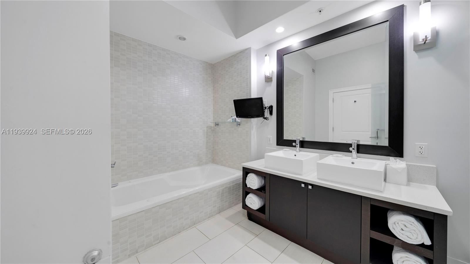 Real estate property located at 5300 87th Ave #1510, Miami-dade, The Blue A Resort Hotel C, Doral, FL