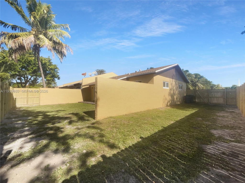 Real estate property located at 20450 28th Ct, Miami-dade, Leslie Estates Sec Five, Miami Gardens, FL