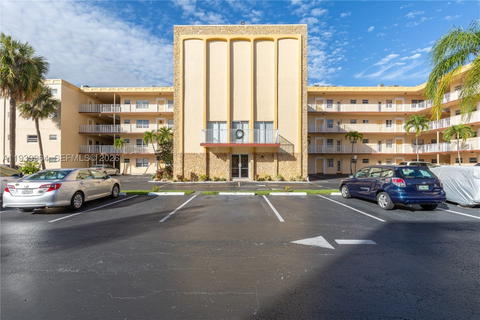 Real estate property located at 3990 42nd Ave #106, Broward, Topaz South Condo, Lauderdale Lakes, FL