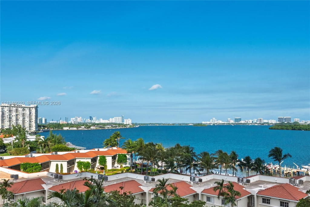 Real estate property located at 4000 Towerside Ter #805, Miami-dade, The Towers Of Quayside, Miami, FL