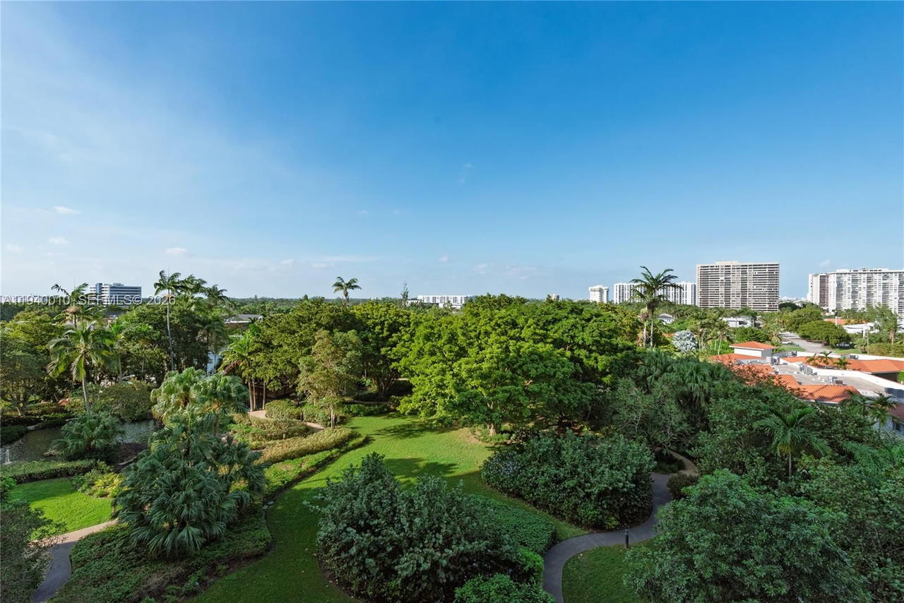 Real estate property located at 4000 Towerside Ter #805, Miami-dade, The Towers Of Quayside, Miami, FL