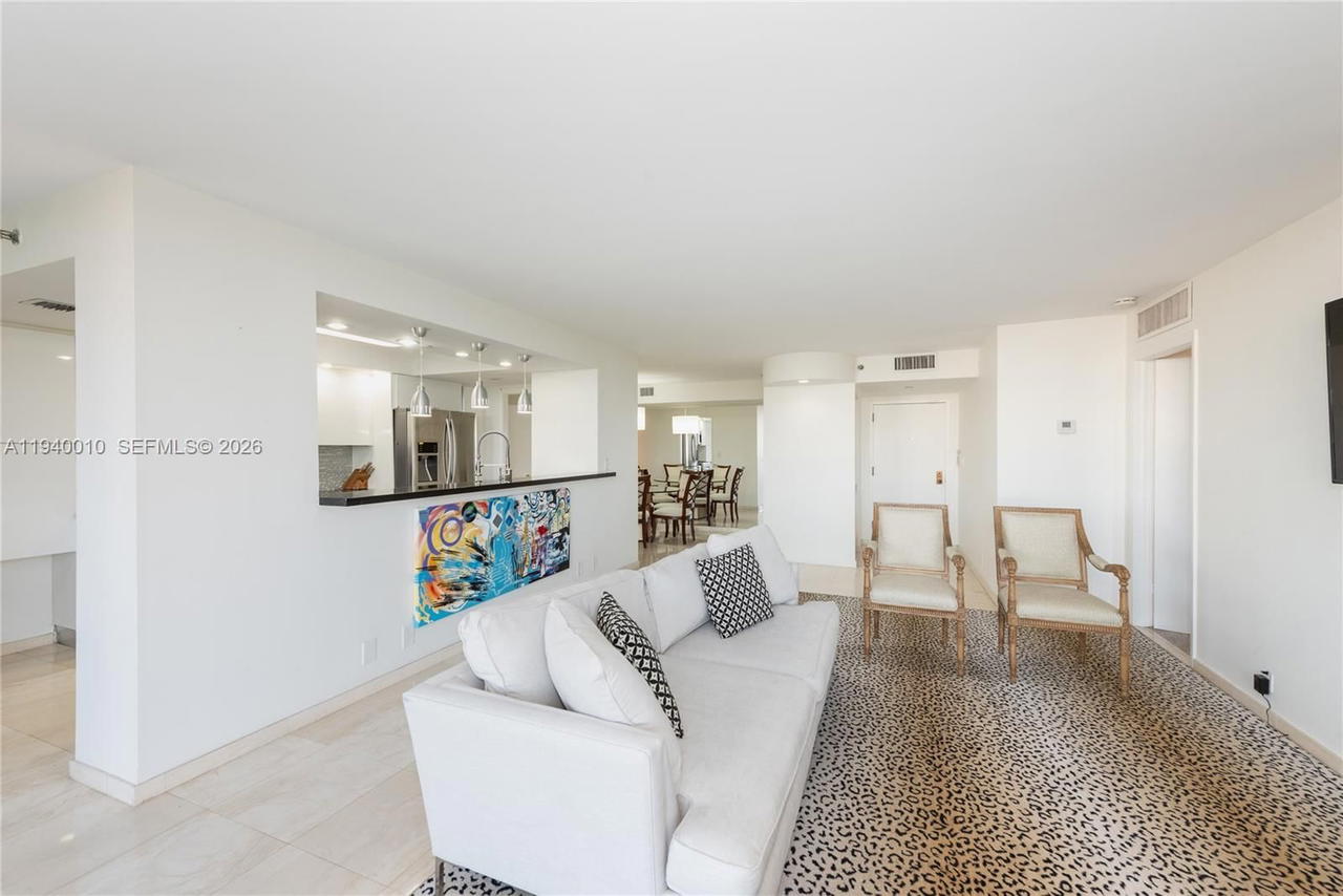 Real estate property located at 4000 Towerside Ter #805, Miami-dade, The Towers Of Quayside, Miami, FL
