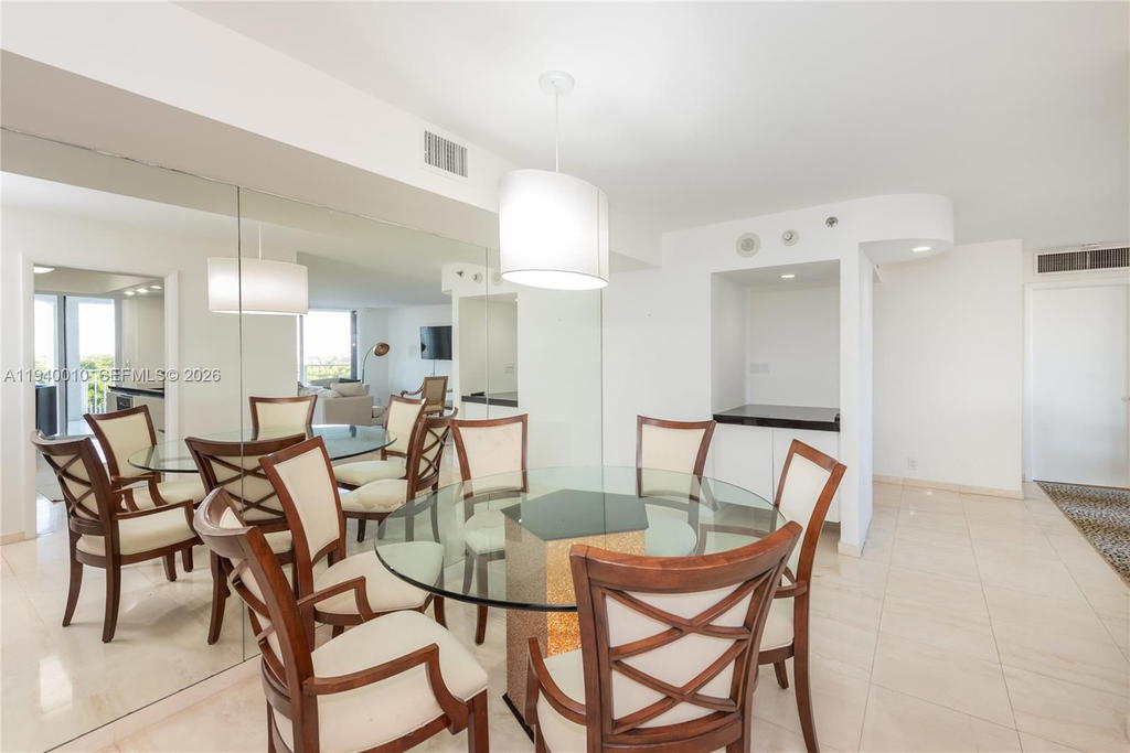 Real estate property located at 4000 Towerside Ter #805, Miami-dade, The Towers Of Quayside, Miami, FL