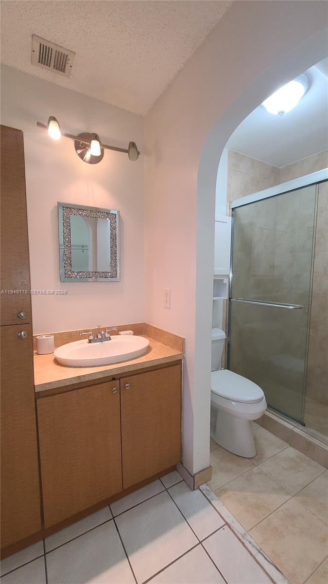Real estate property located at 1340 135th Ct, Miami-dade, Tamiami Lakes Townhomes S, Miami, FL