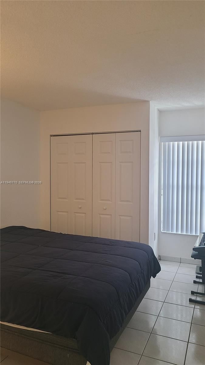 Real estate property located at 1340 135th Ct, Miami-dade, Tamiami Lakes Townhomes S, Miami, FL