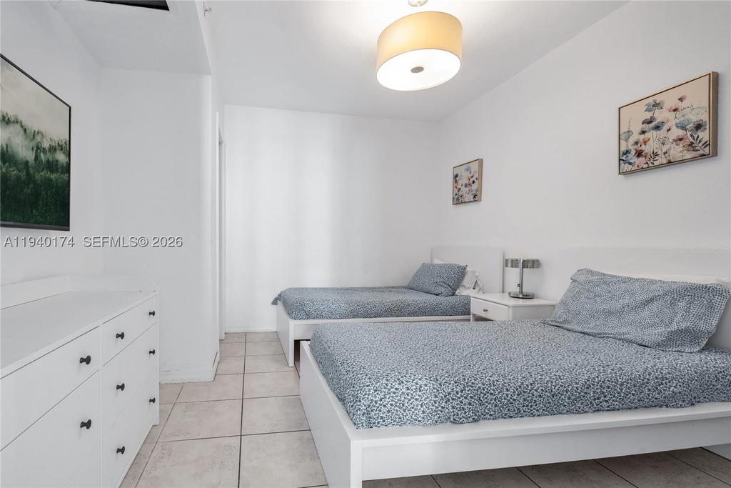 Real estate property located at 5601 Collins Ave #825, Miami-dade, The Pavilion Condo, Miami Beach, FL