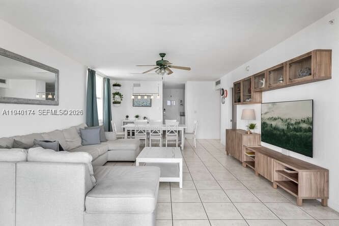 Real estate property located at 5601 Collins Ave #825, Miami-dade, The Pavilion Condo, Miami Beach, FL