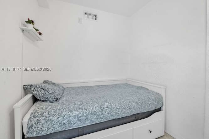 Real estate property located at 5601 Collins Ave #825, Miami-dade, The Pavilion Condo, Miami Beach, FL