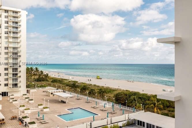 Real estate property located at 5601 Collins Ave #825, Miami-dade, The Pavilion Condo, Miami Beach, FL