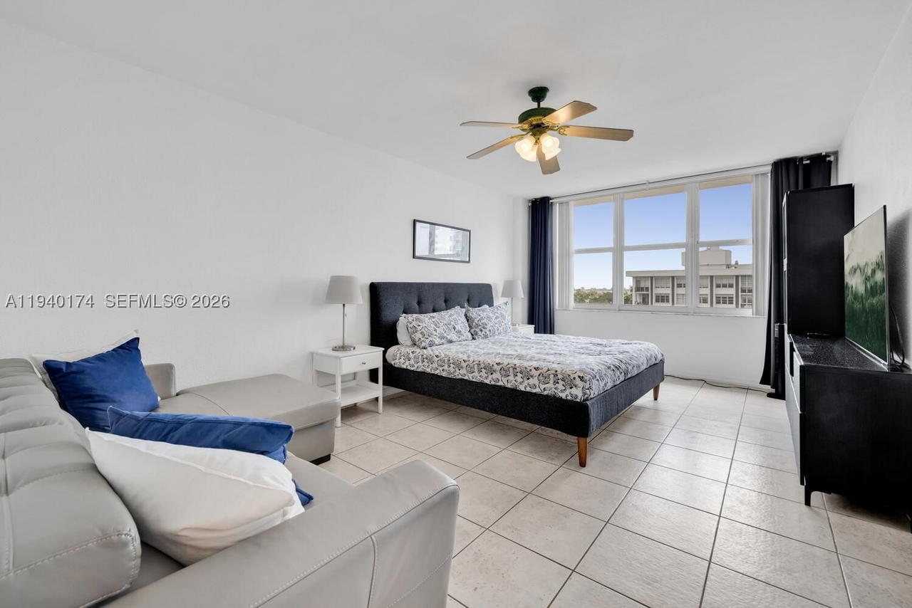 Real estate property located at 5601 Collins Ave #825, Miami-dade, The Pavilion Condo, Miami Beach, FL