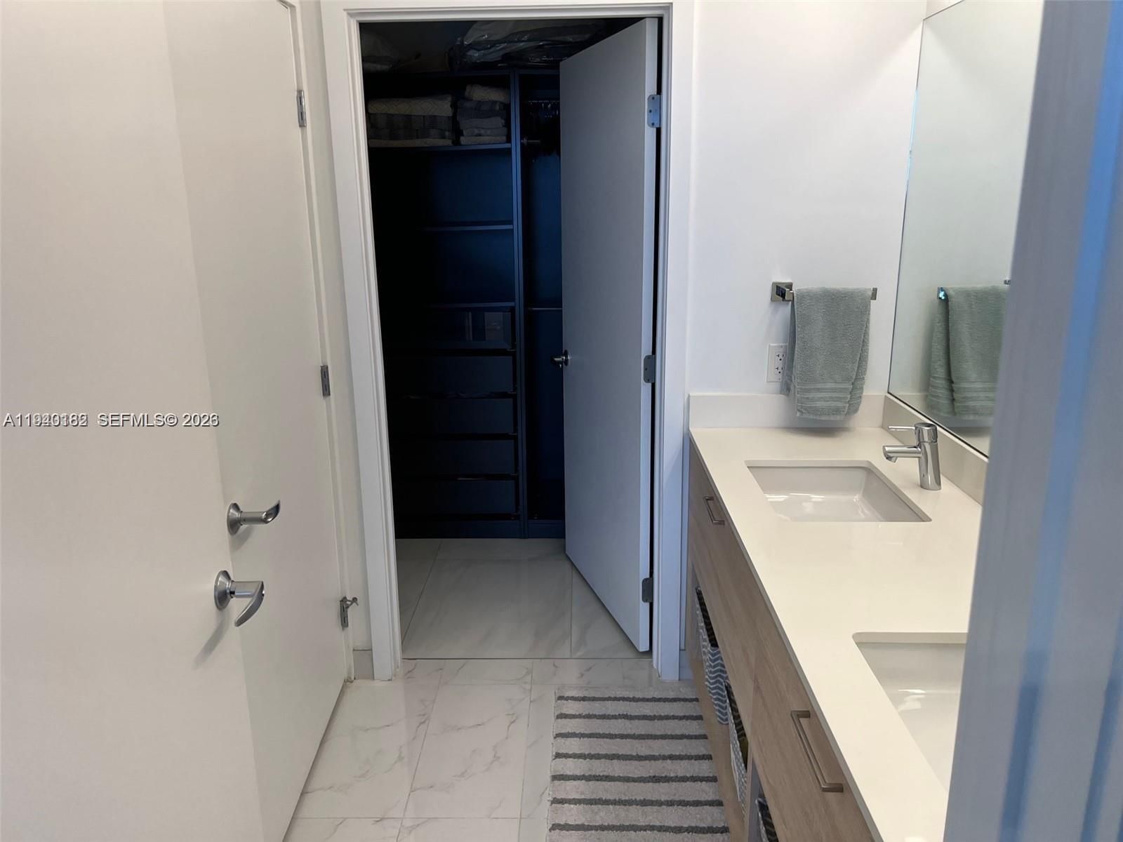 Real estate property located at 16385 Biscayne Blvd #2017, Miami-dade, The Harbour South Condo, North Miami Beach, FL