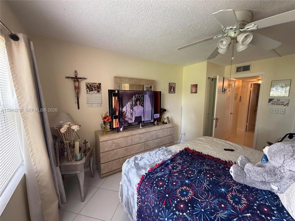 Real estate property located at 9041 Sunrise Lakes Blvd #207, Broward, Sunrise Lakes 90 Condo, Sunrise, FL