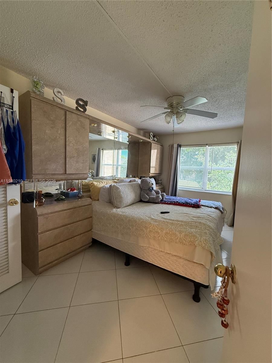 Real estate property located at 9041 Sunrise Lakes Blvd #207, Broward, Sunrise Lakes 90 Condo, Sunrise, FL