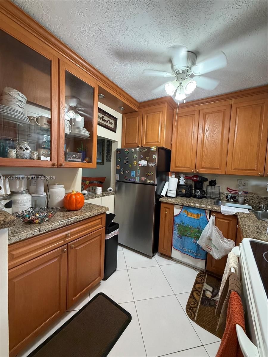Real estate property located at 9041 Sunrise Lakes Blvd #207, Broward, Sunrise Lakes 90 Condo, Sunrise, FL