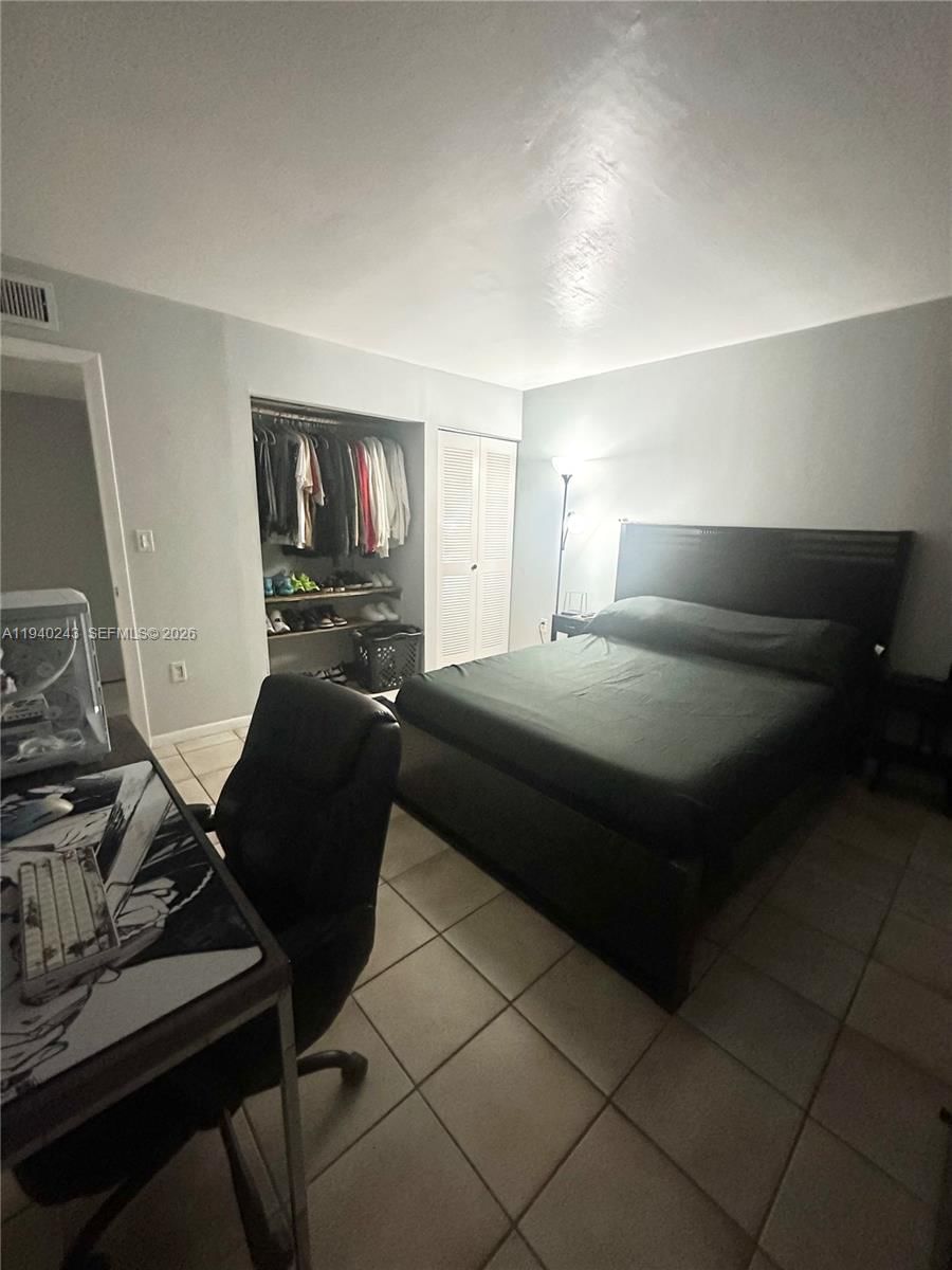 Real estate property located at 2121 122nd Ct, Miami-dade, Greenway Lakes Sec One, Miami, FL
